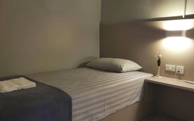 Baan Chanasongkram - Hostel