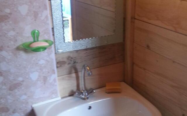 Derevyannie Kottedzhi