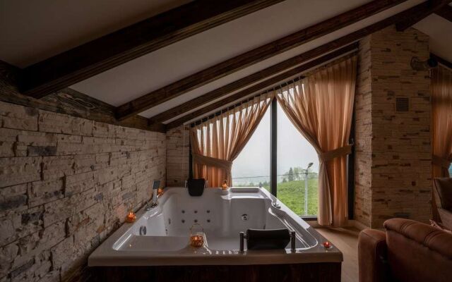 Poison Garden Suite & SPA