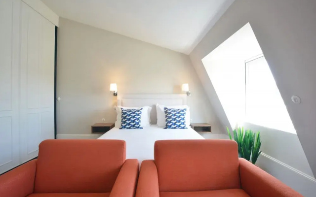 Modern Apartment in Porto's Vibrant Heart