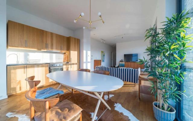 2 Bedroom Mauerpark-Apartment, Berlin Mitte View calendar