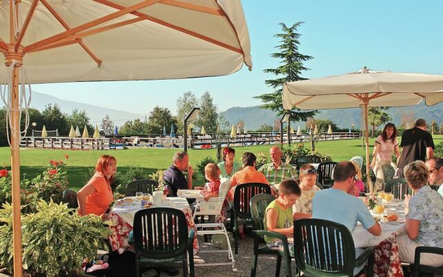 Lake Garda, Beautiful Residence Features Many Facilities