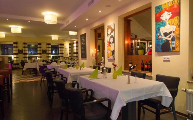 Hotel Parqeo Im A66