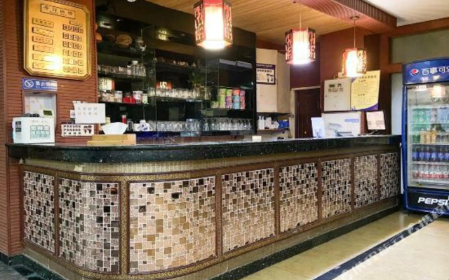 Jiangcheng Hotel (Chenjia Ping Subway Station)