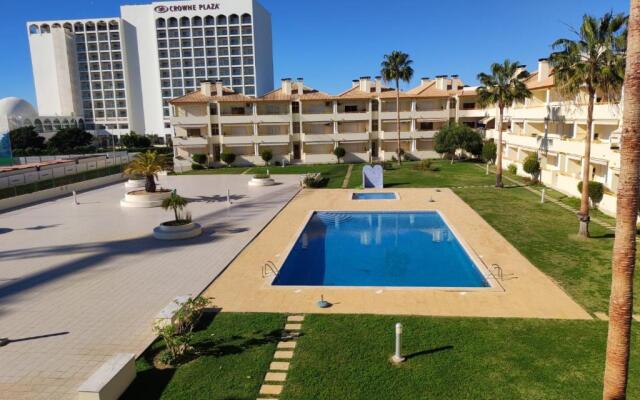 Vila Atlântida - Quarteira Holiday Home - Beach at 250 mts