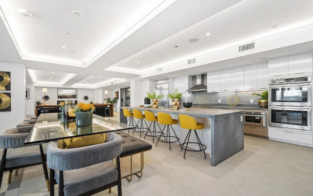 Global Luxury Suites Irvine