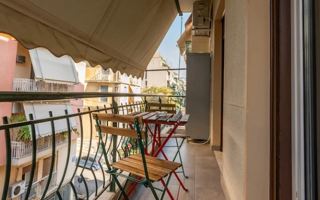 2bed renovated flat close to Ampelokipoi metro
