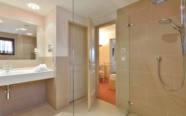 MANNI The Hotel