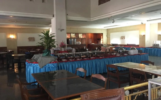 Manhattan Hotel Pathumthani