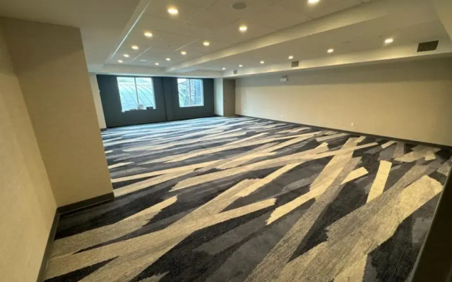 Comfort Suites Kelowna