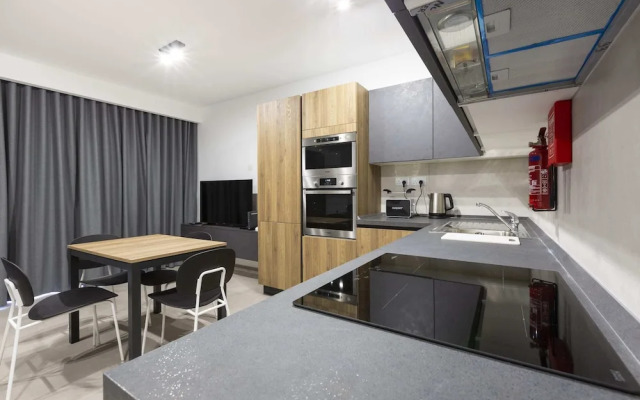 Gzira Suite 13