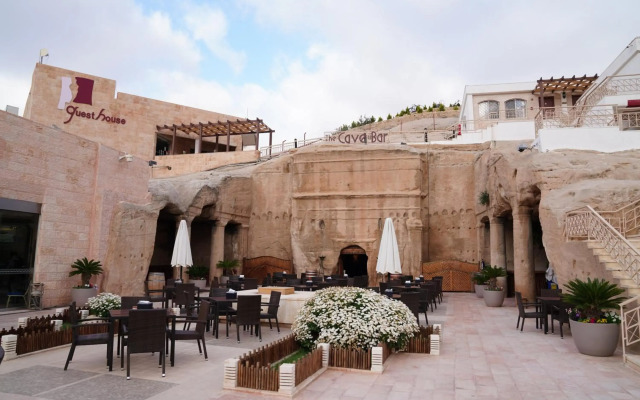 Petra Guest House