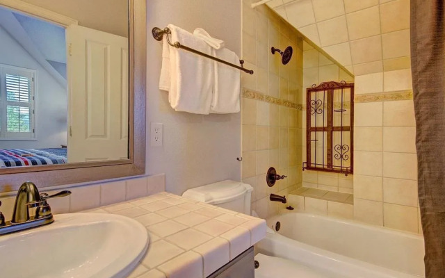 Bear Pine 4 Br home by RedAwning