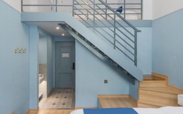 Floral Hotel Falan Small Town