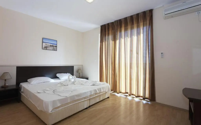 Hotel Vemara Club
