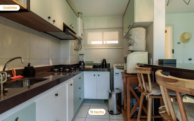 Térreo espaçoso na praia do cumbuco por Tactu