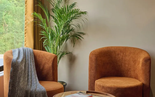 Minimalist - The Varanasi Edit