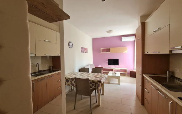 Holiday 2-bedroom Apartment in Vlora