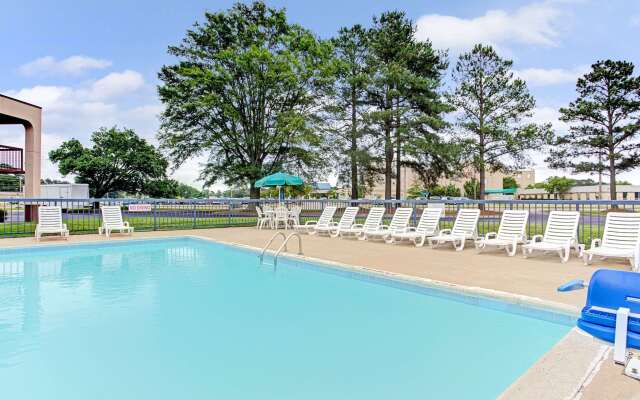 Days Inn by Wyndham Wilson