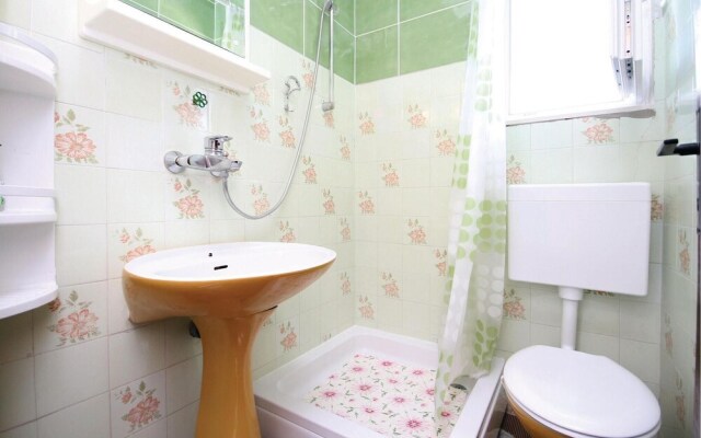 Stunning Home in Sparadici With Wifi and 2 Bedrooms