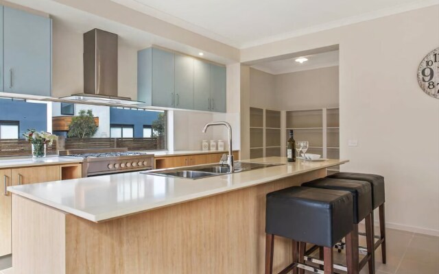 Wyndham Harbour Villa - Melbourne