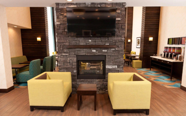 Hampton Inn & Suites by Hilton Regina East Gate