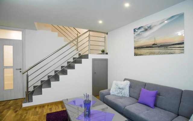 Too Sweet Apartment 1