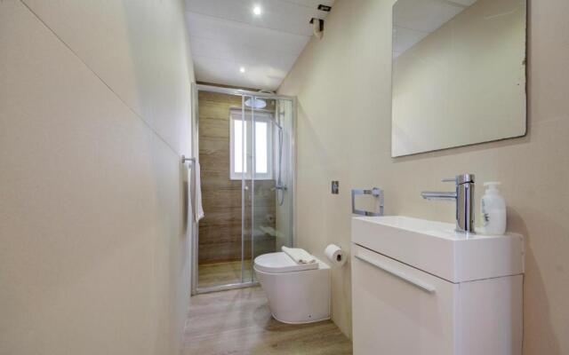 Tritoni harbour suites
