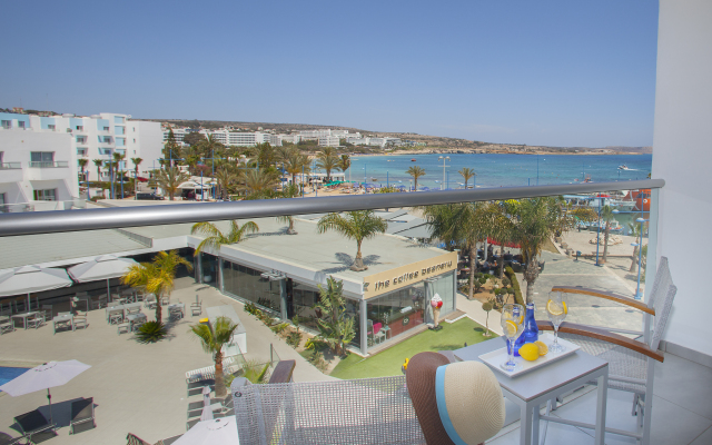 Limanaki Beach Hotel