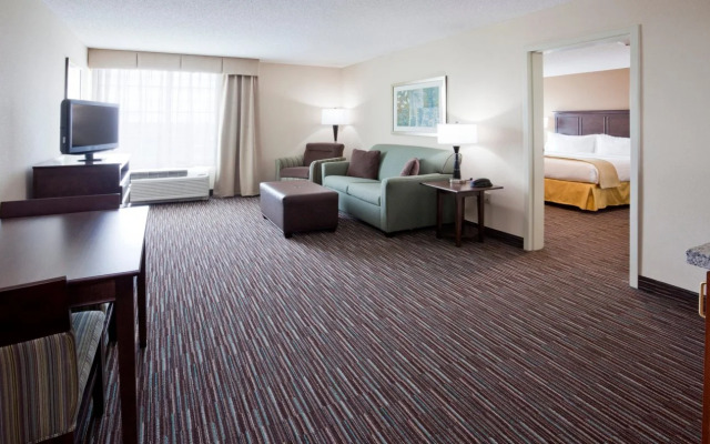 Holiday Inn Express & Suites Willmar by IHG