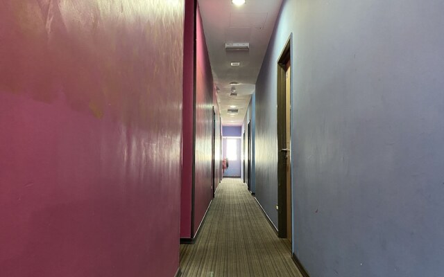 OYO 89752 7 Days Express Hotel