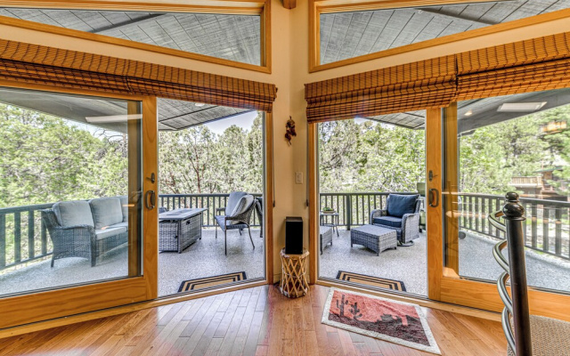 18 Mi to Ski Apache - Ruidoso Home Fit for Family!