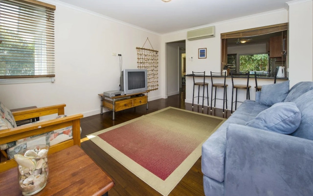 Picnic Bay Apartments Unit 4