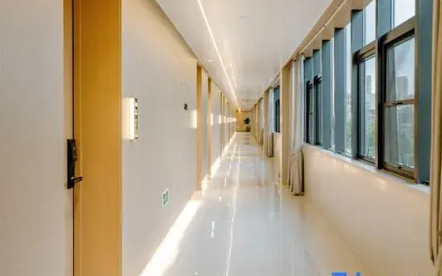 Yinyue Hotel (Lianyungang High speed Railway Station Branch)
