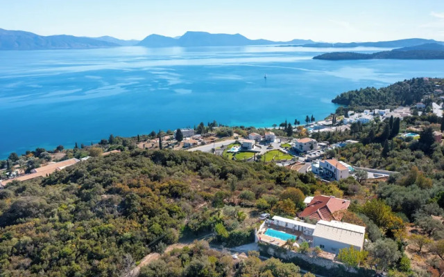 Villa Oasis in Nikiana - Sleep 6 - Pool - Hot Tub