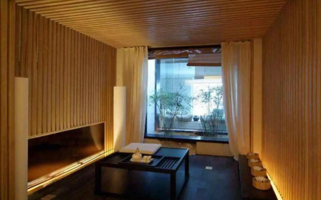 La Ray Weiman Shisan Hotel