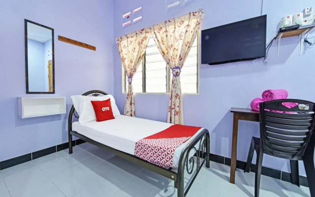 OYO 90660 Rayyans Roomstay