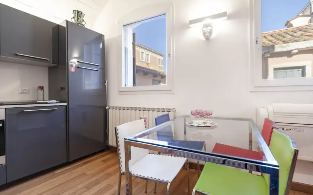 Venice Guggenheim Apartment by Wonderful Italy