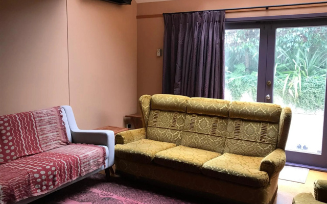 Karori Cottage – Guest Rooms – Wellington
