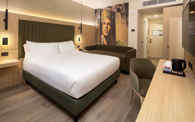 Holiday Inn Naples by IHG