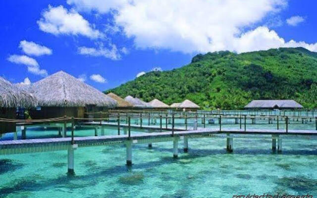 Royal Huahine Resort