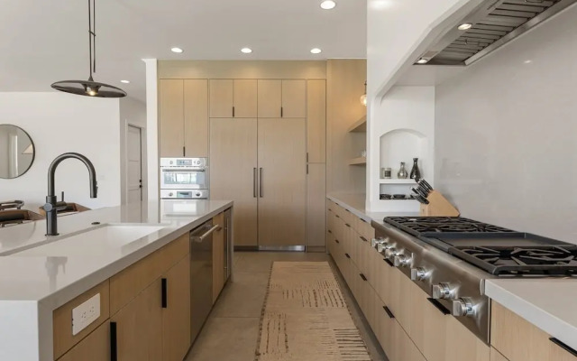 Luxury Beachside 7 Bedroom Home