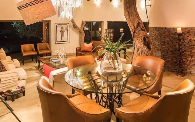 Royal Madikwe Luxury Safari Lodge