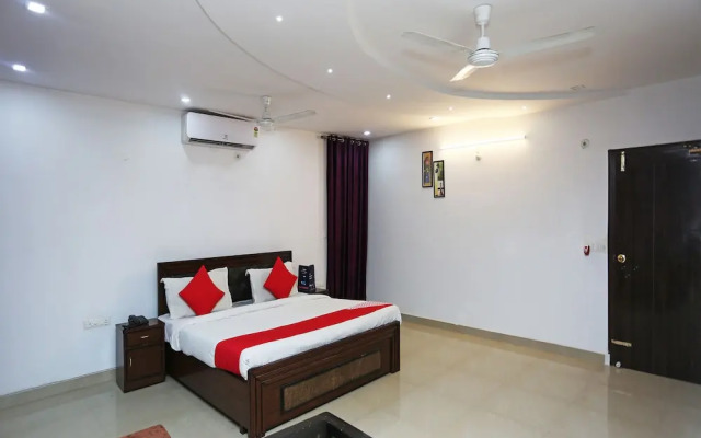 OYO 10198 Hotel Aris