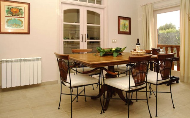 Casa Laurel