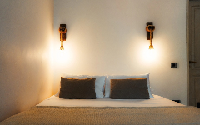 Gloria Maris Hotel Suites & Villas