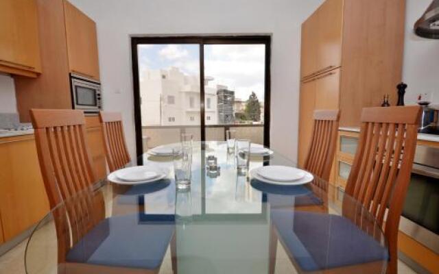 City Living Suite TK 2 Rm 3.