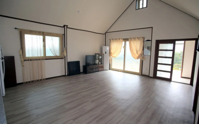 Anseong Supsok Village Pension(안성 숲속빌리지펜션)