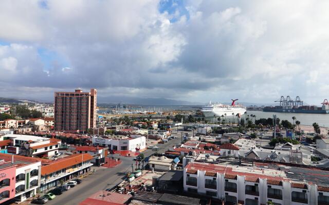 Holiday Inn Express And Suites Ensenada Centro by IHG