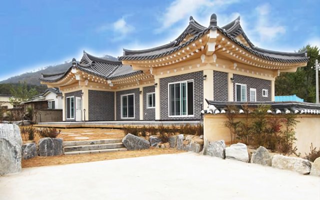 Gyeongju Doongji Pension